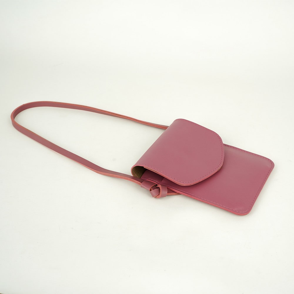 Pink Smartphone Pouch 560