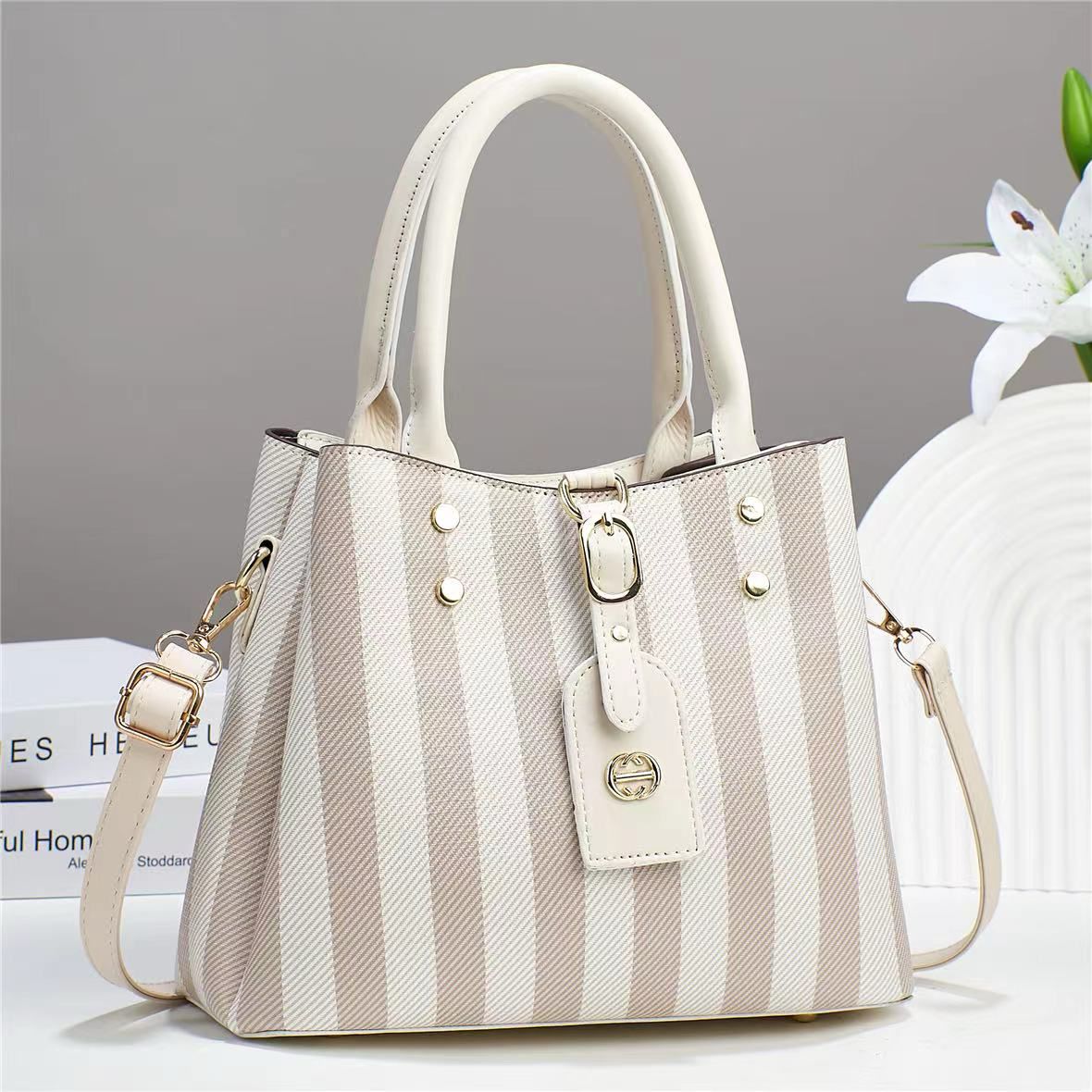 light skin Handbag For Girls 058-8